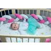 Бортик в кроватку Хатка Косичка Белый-Серый-Розовый 240 см (на три стороны) Бортик в кроватку Хатка Косичка Белый-Серый-Розовый 240 см (на три стороны)