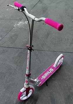 Самокат двоколісний ""Skyper"" S - 57907 (4) ""Sirius"" колеса PU 200 мм, 1 амортизатор, ручне гальмо, в коробці Самокат двоколісний ""Skyper"" S - 57907 (4) ""Sirius"" колеса PU 200 мм, 1 амортизатор, ручне гальмо, в коробці