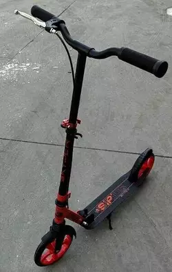 Самокат двоколісний ""Skyper"" S - 86735 (4) ""Sirius"", чорно-червоний, колеса PU 200 мм, 1 амортизатор, ручне гальмо, в коробці Самокат двоколісний ""Skyper"" S - 86735 (4) ""Sirius"", чорно-червоний, колеса PU 200 мм, 1 амортизатор, ручне гальмо, в коробці