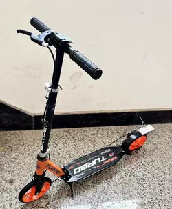 Самокат Skyper ""Turbo"" TR-15100 (4) сталева рама, ручне дискове гальмо, діаметр PU коліс - 200мм, 2 амортизатори, в коробці Самокат Skyper ""Turbo"" TR-15100 (4) сталева рама, ручне дискове гальмо, діаметр PU коліс - 200мм, 2 амортизатори, в коробці