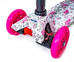 Детский самокат MAXI Flowers Roses Светящиеся малиновые колеса Детский самокат MAXI Flowers Roses Светящиеся малиновые колеса